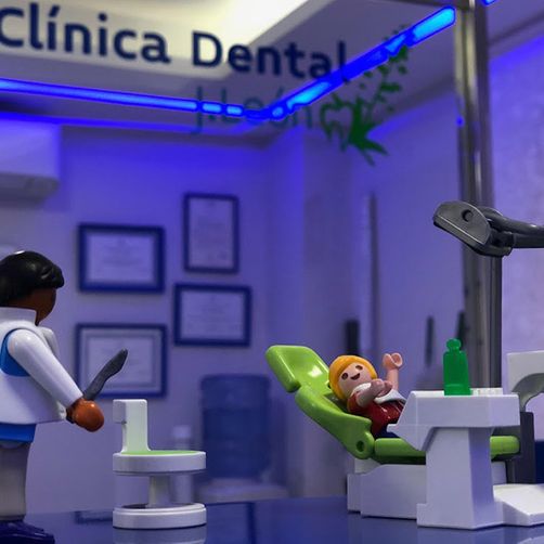 Clínica Dental J. León figuras de odontología